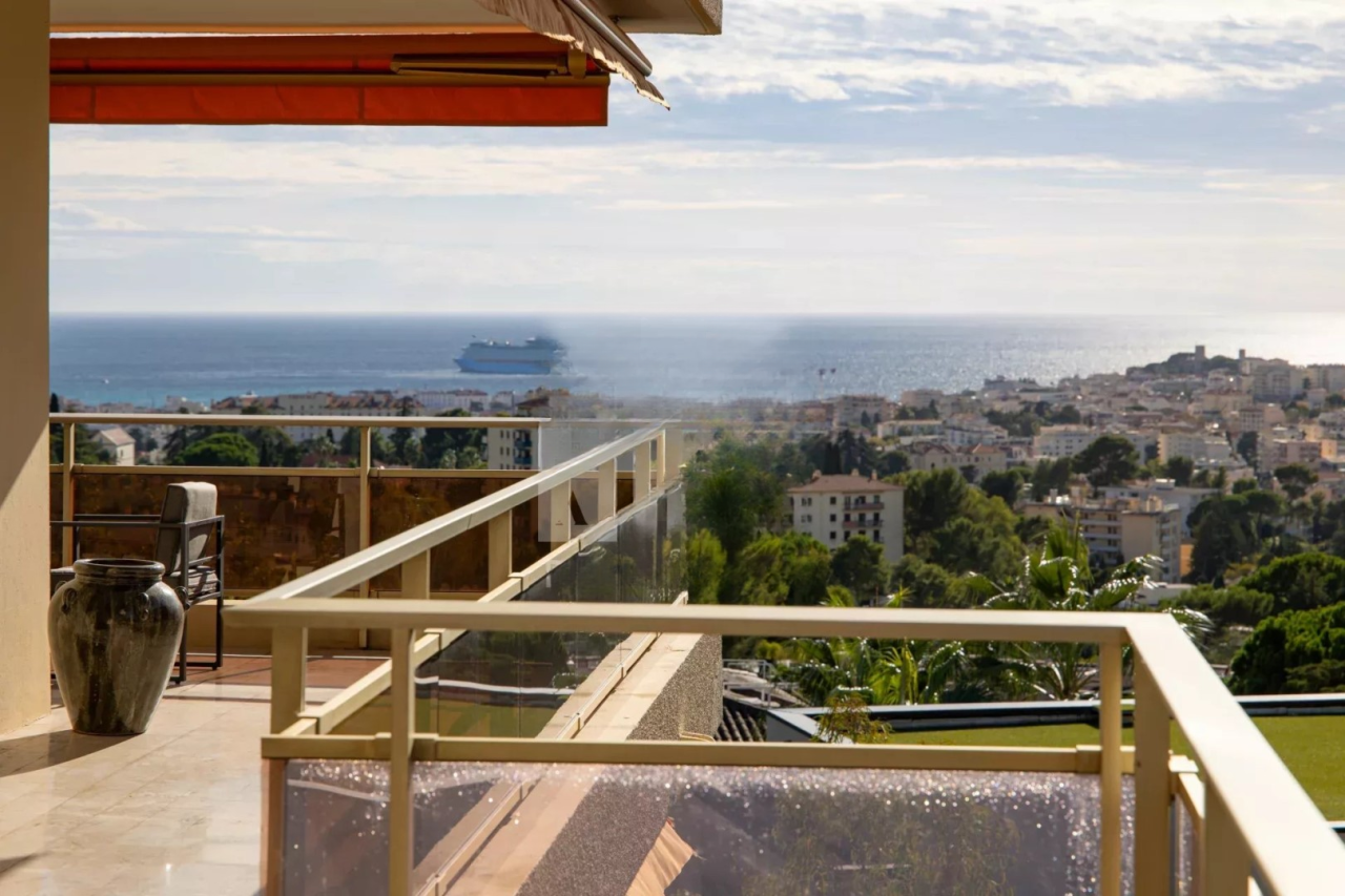 Квартира в Каннах, Франция, 111 м² - фото 2