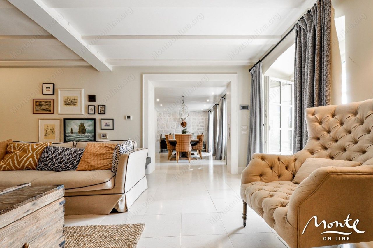 Вилла в Доброте, Черногория, 490 м² - фото 8