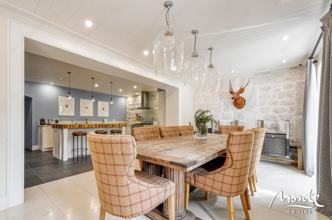 Вилла в Доброте, Черногория, 490 м² - фото 10