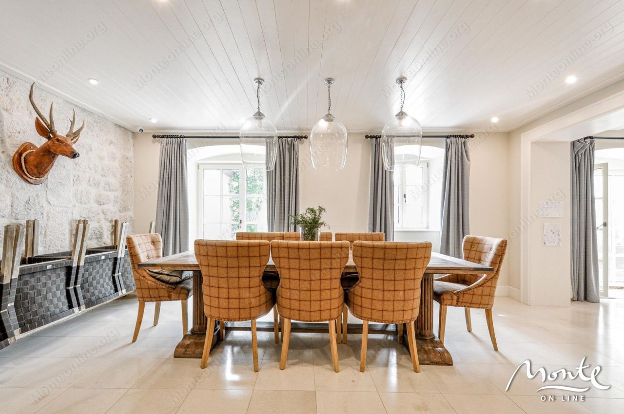 Вилла в Доброте, Черногория, 490 м² - фото 13