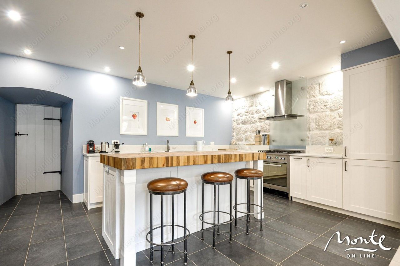 Вилла в Доброте, Черногория, 490 м² - фото 14