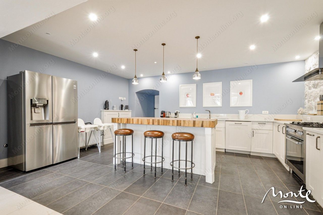 Вилла в Доброте, Черногория, 490 м² - фото 15