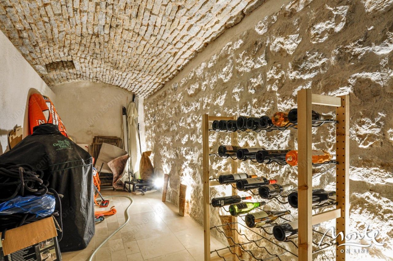 Вилла в Доброте, Черногория, 490 м² - фото 18