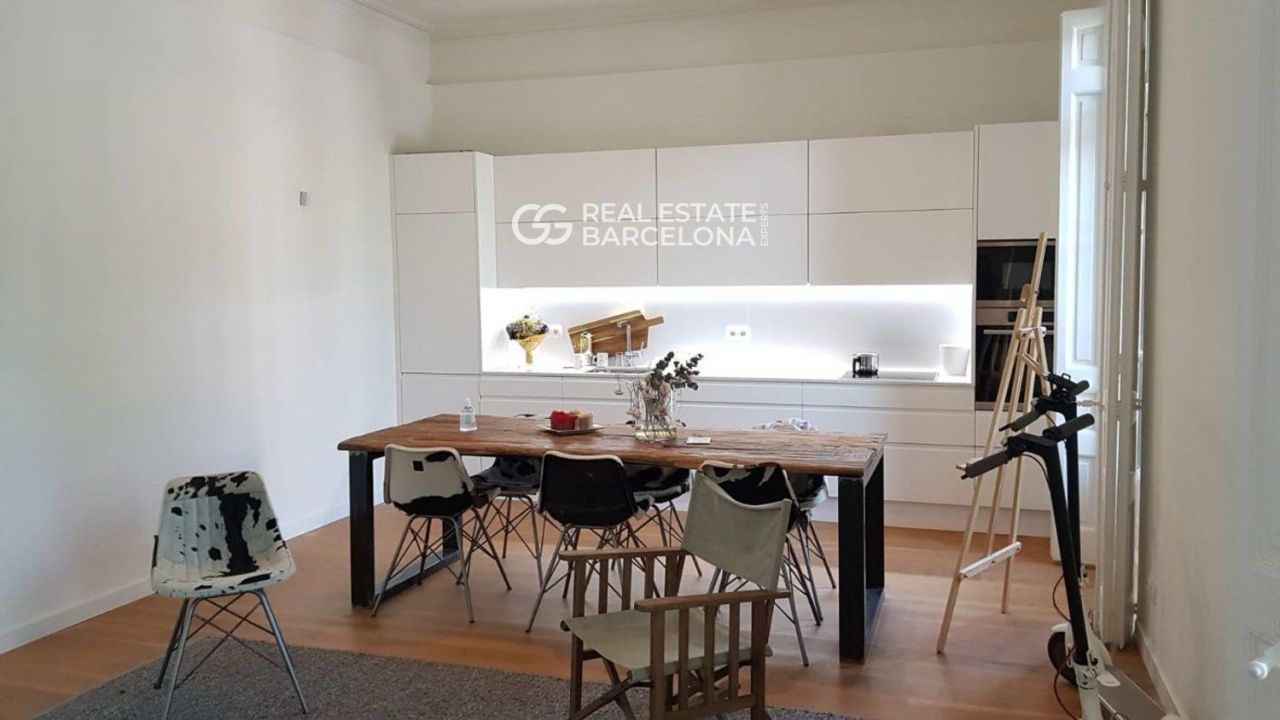 Квартира в Барселоне, Испания, 62 м² - фото 2