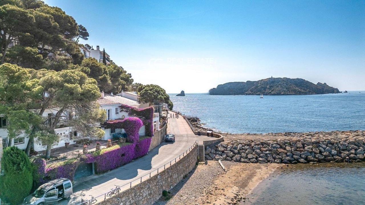 Дом Girona, L'Estartit, Испания, 284 м² - фото 2