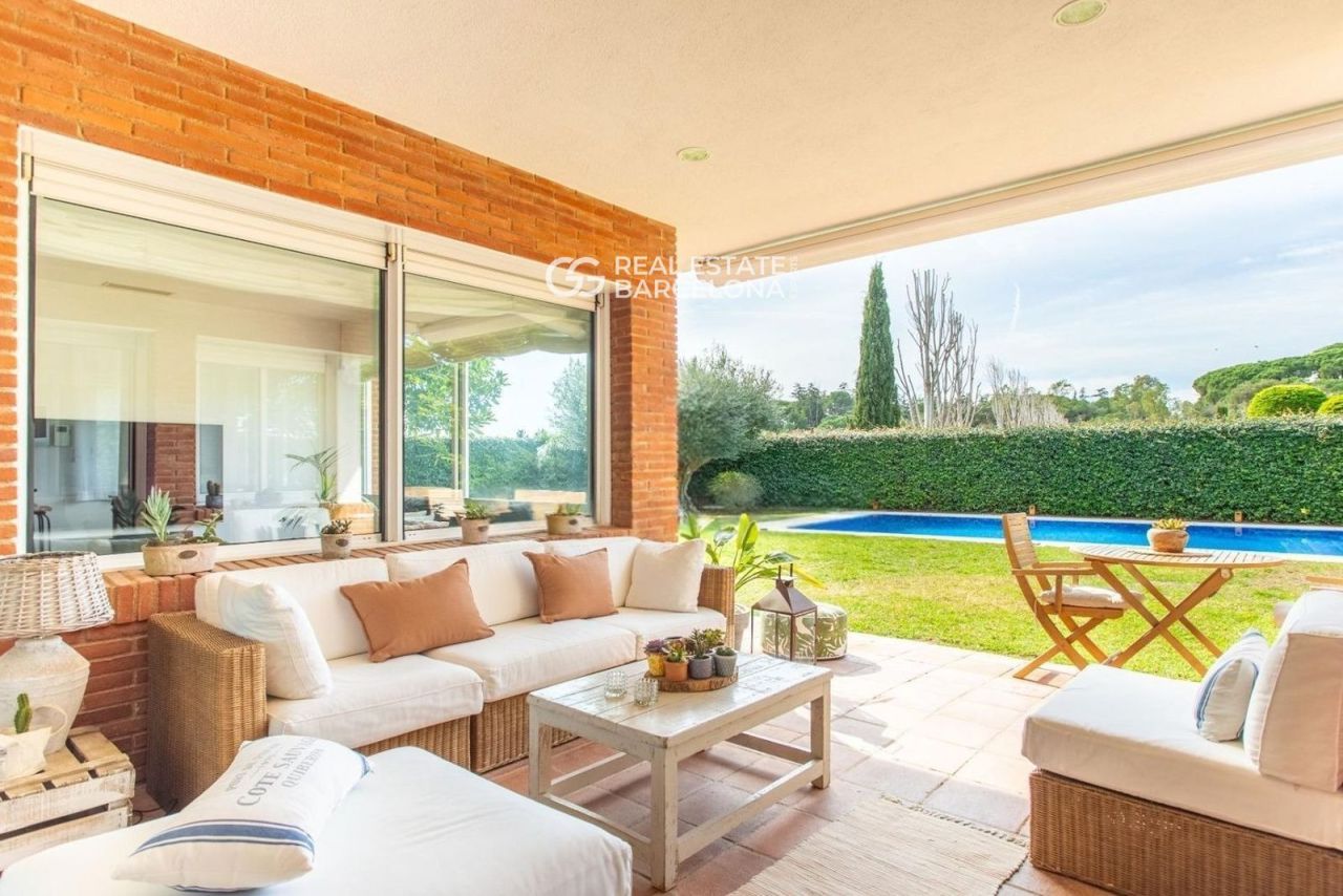 Дом Barcelona, Sant Andreu de Llavaneres, Испания, 481 м² - фото 4