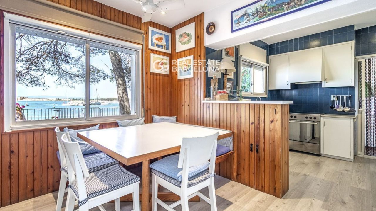 Дом Girona, L'Estartit, Испания, 284 м² - фото 13