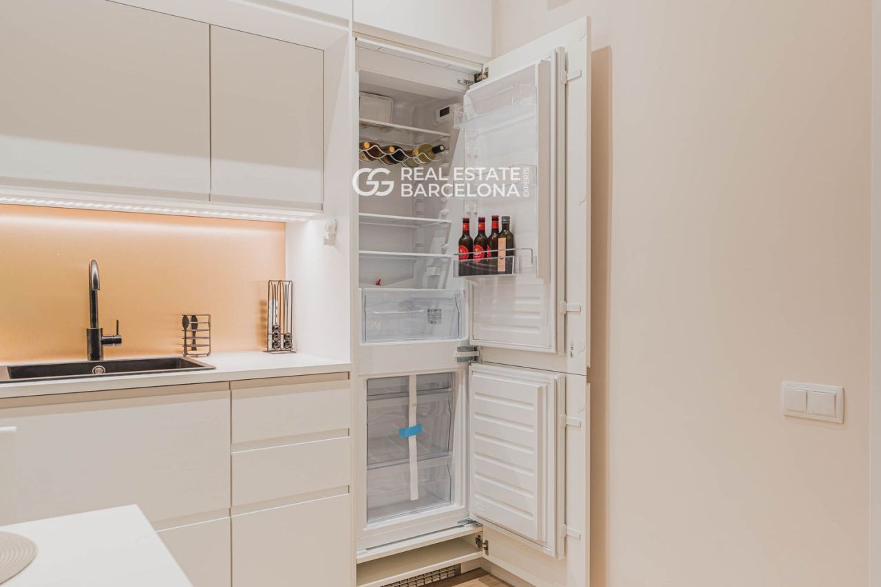 Квартира в Барселоне, Испания, 60 м² - фото 13