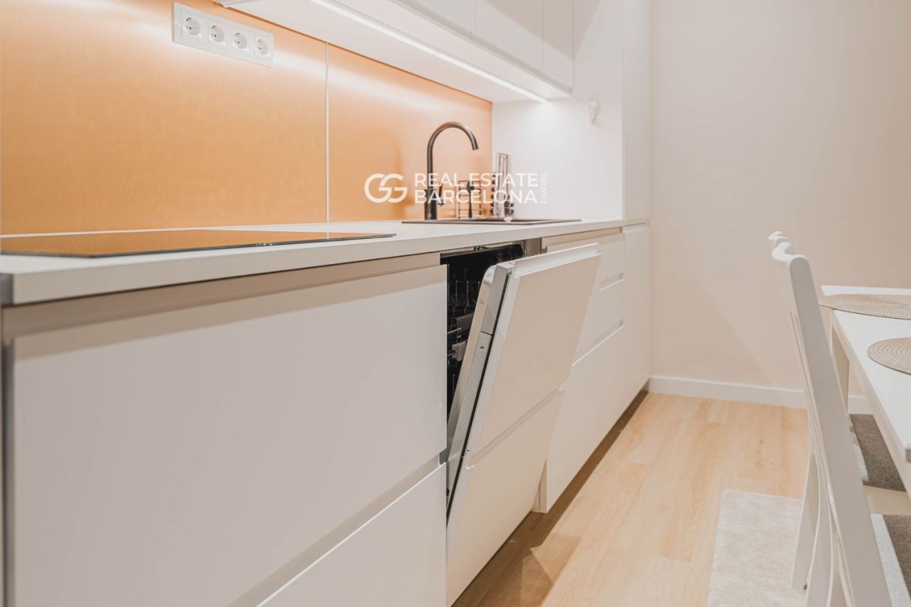 Квартира в Барселоне, Испания, 60 м² - фото 14