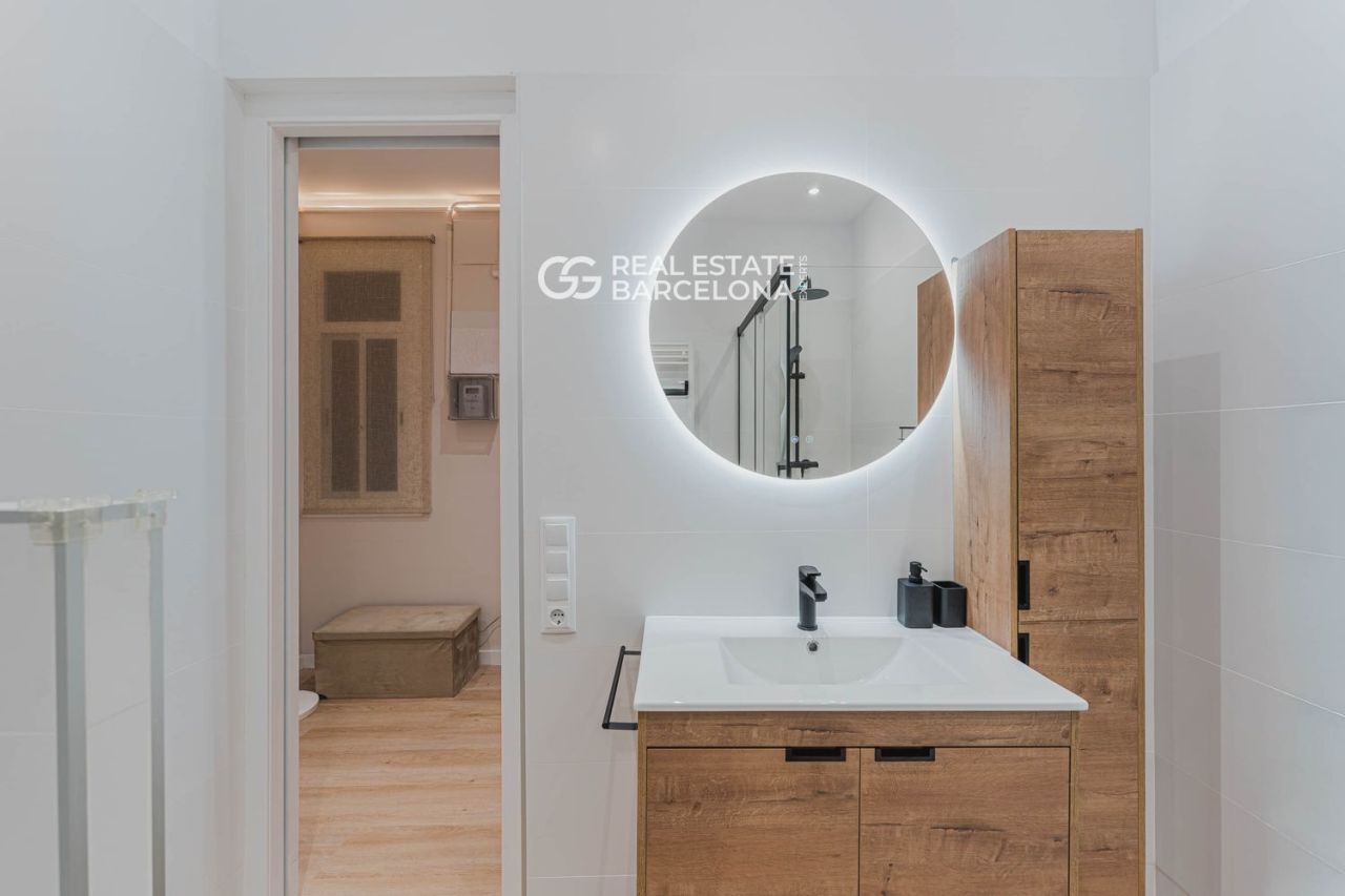 Квартира в Барселоне, Испания, 60 м² - фото 18