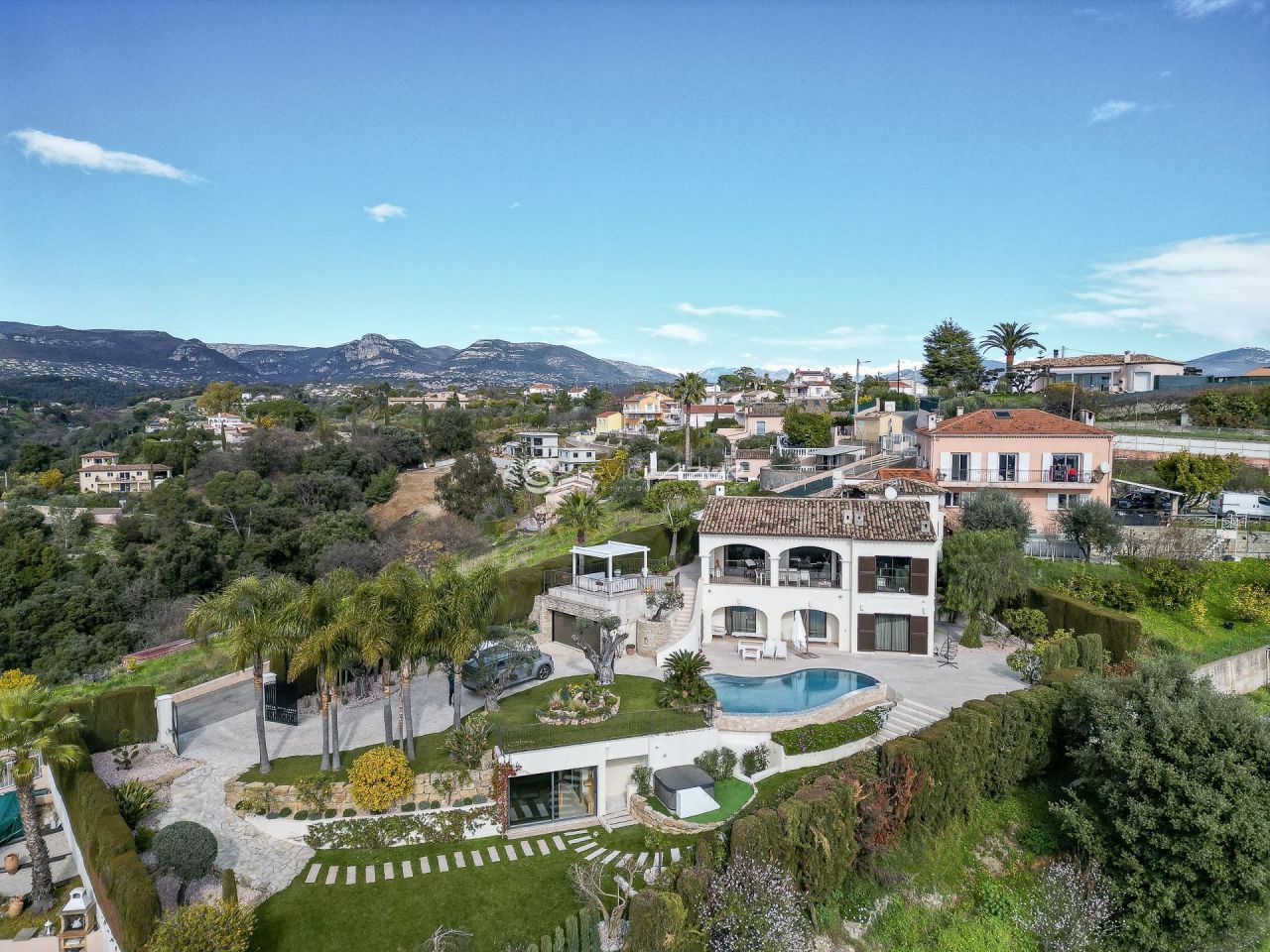 Вилла в Кань-Сюр-Мере, Франция, 250 м² - фото 2