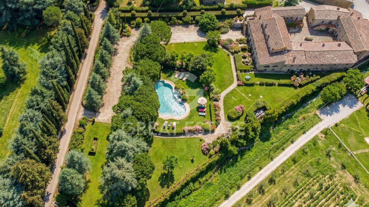 Апартаменты в Кортоне, Италия, 101.5 м² - фото 2