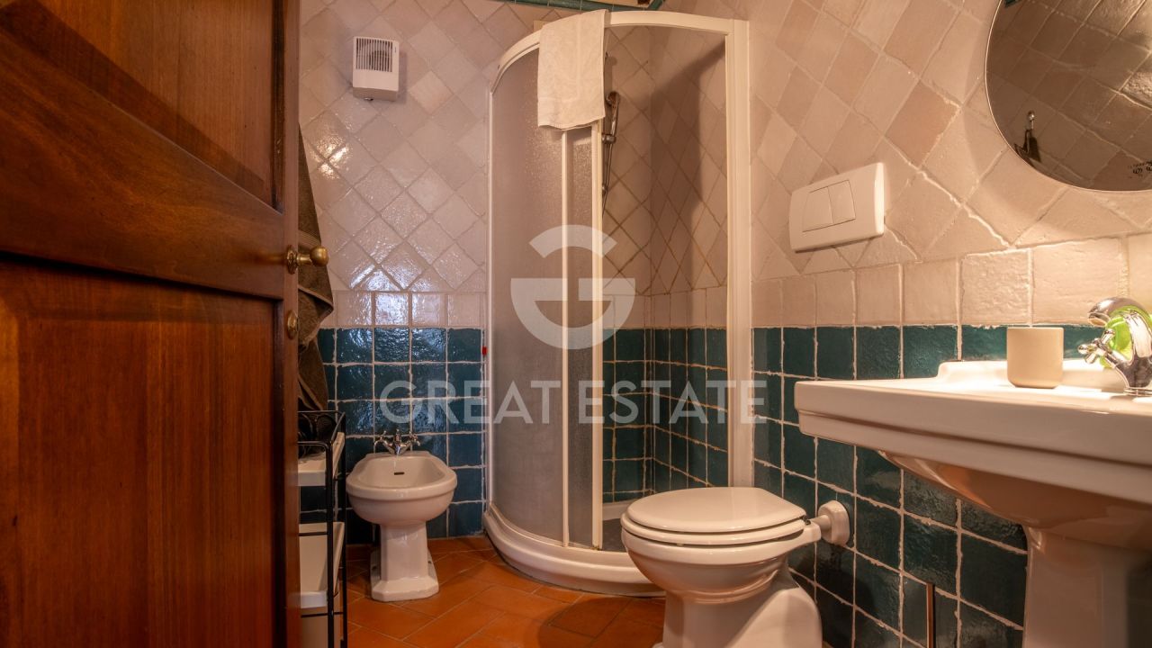 Апартаменты в Кортоне, Италия, 101.5 м² - фото 15