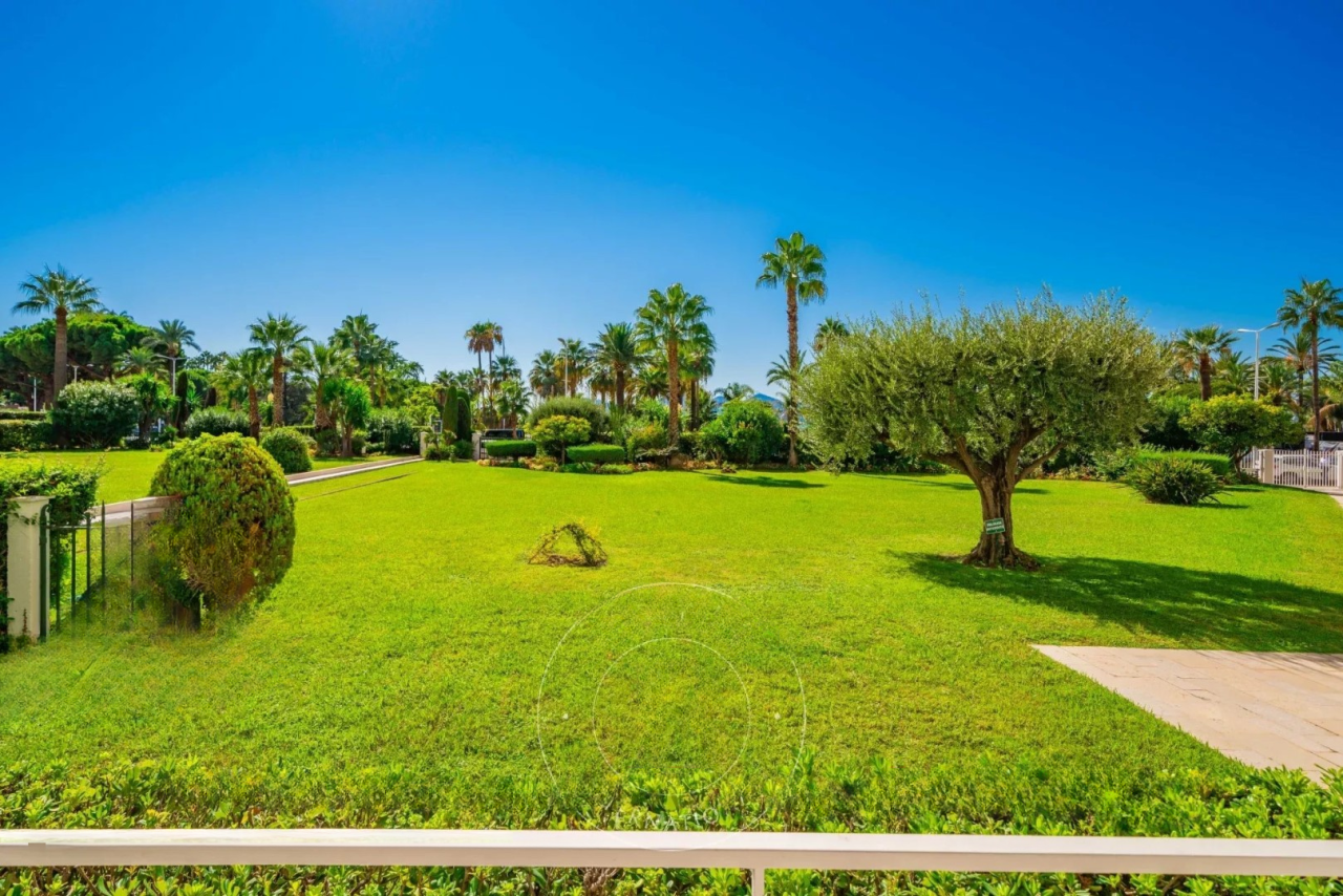 Квартира в Каннах, Франция, 107 м² - фото 12