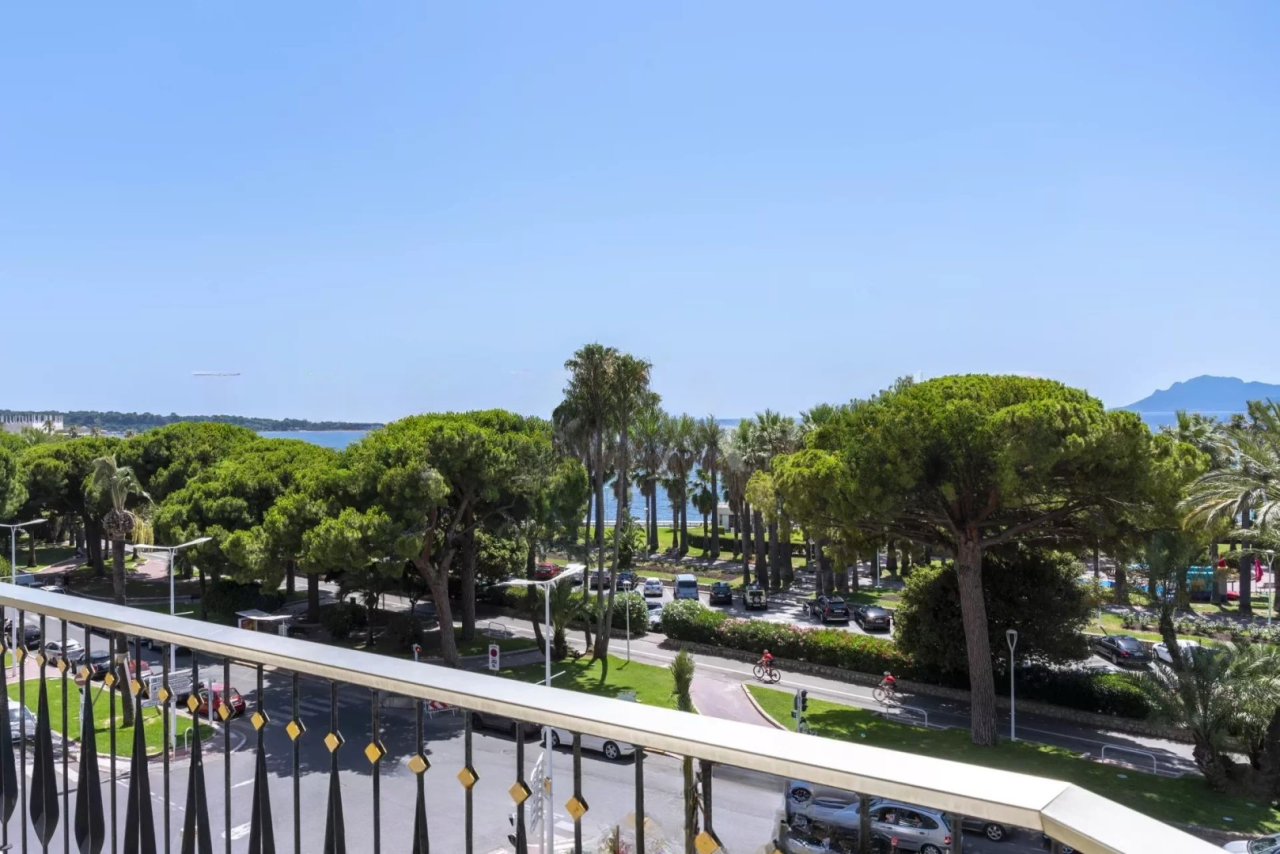 Квартира в Каннах, Франция, 95 м² - фото 13