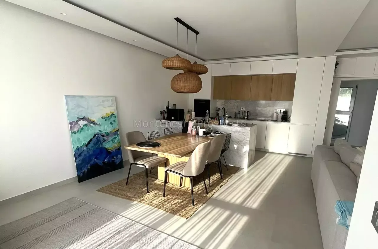 Квартира в Тивате, Черногория, 122 м² - фото 2