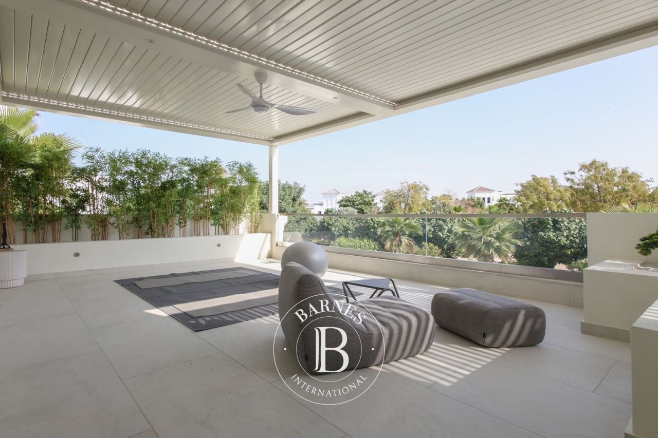 Вилла в Дубае, ОАЭ, 1 531.8 м² - фото 1