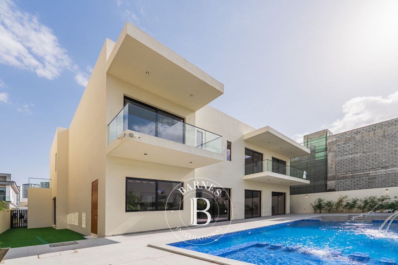 Вилла в Дубае, ОАЭ, 745.8 м² - фото 2