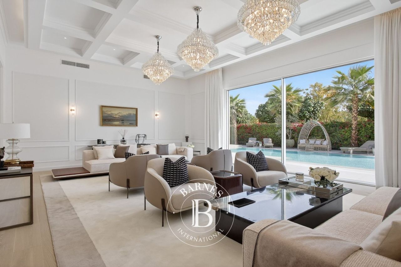 Вилла в Дубае, ОАЭ, 1 531.8 м² - фото 2