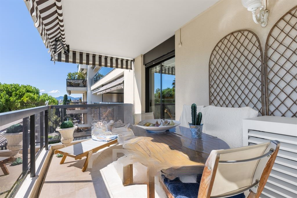 Квартира в Каннах, Франция, 90 м² - фото 1