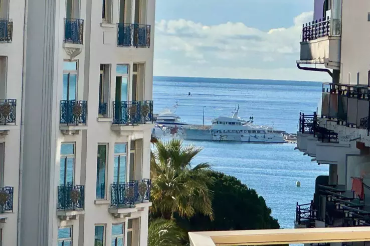 Квартира в Каннах, Франция, 48 м² - фото 1