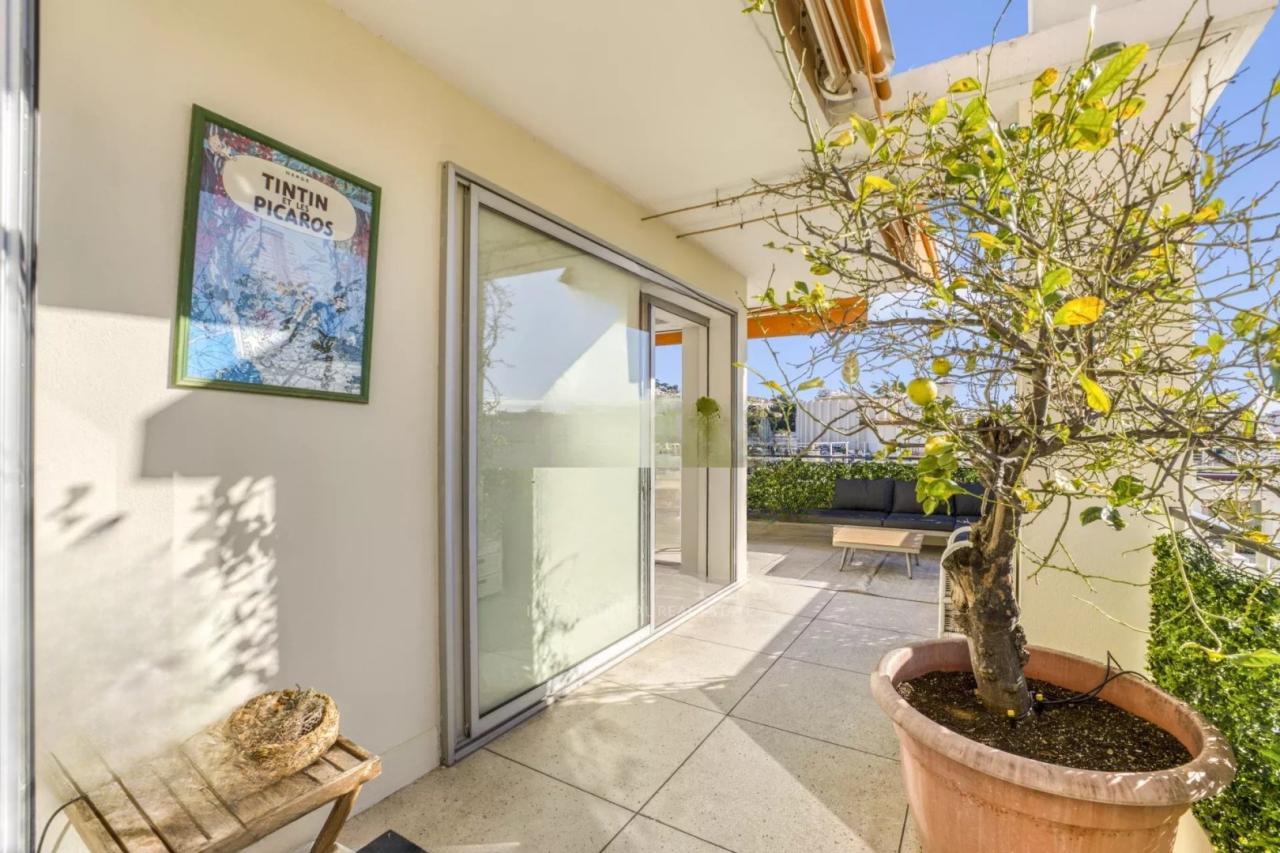 Квартира в Каннах, Франция, 90 м² - фото 1