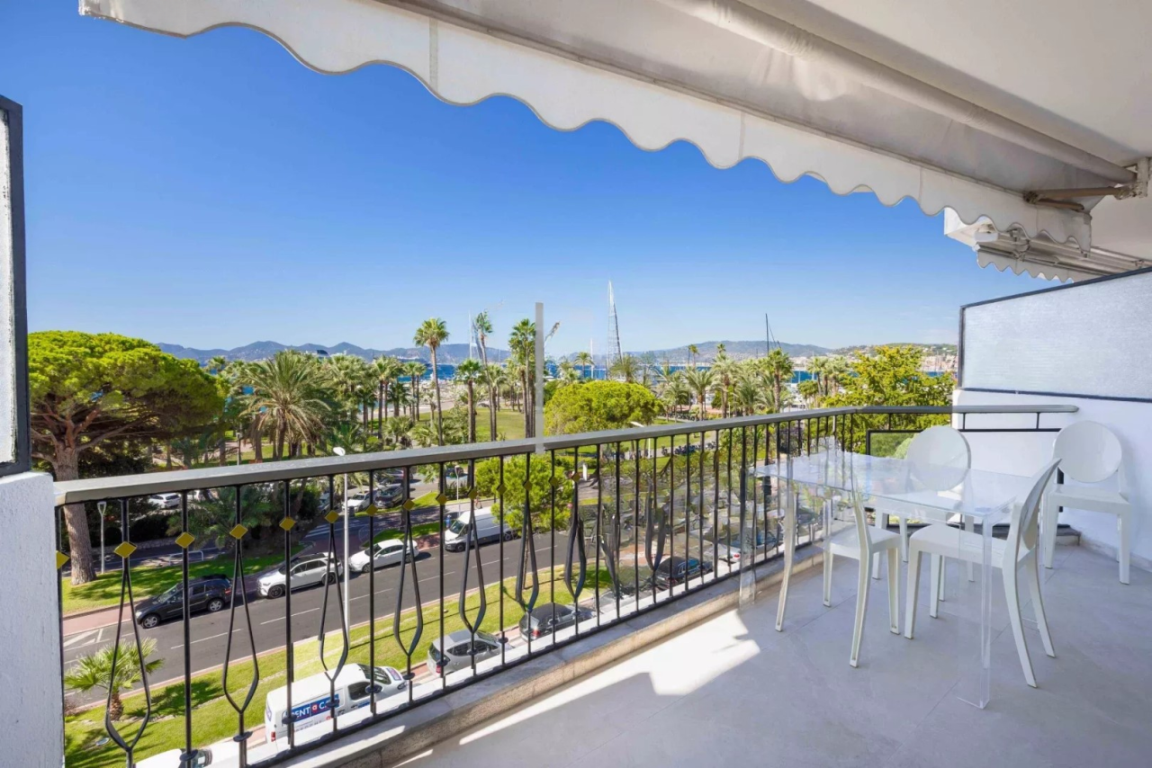 Квартира в Каннах, Франция, 95 м² - фото 1