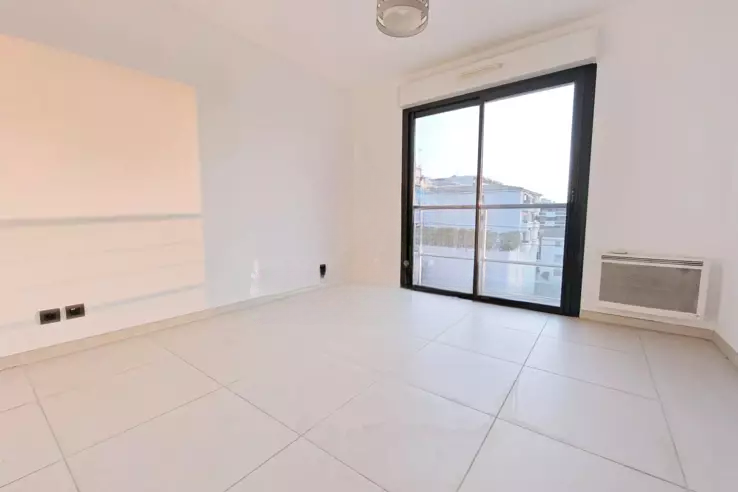 Квартира в Каннах, Франция, 70 м² - фото 1