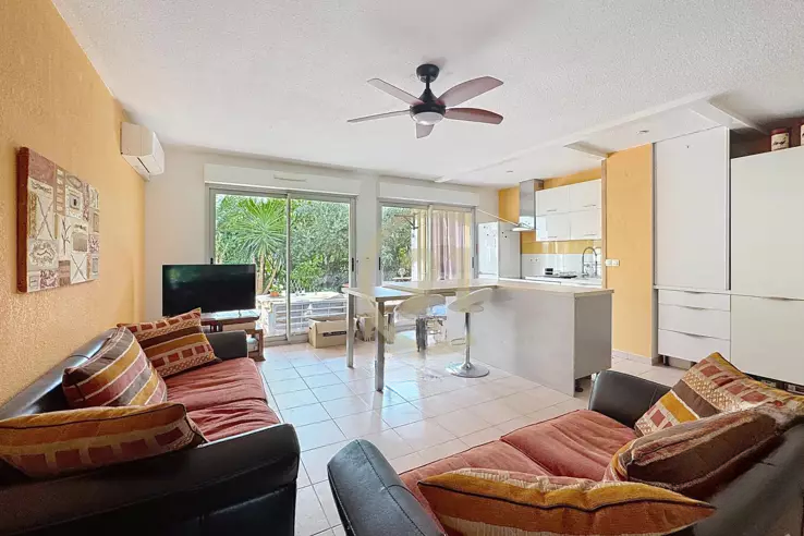 Квартира в Каннах, Франция, 52 м² - фото 1