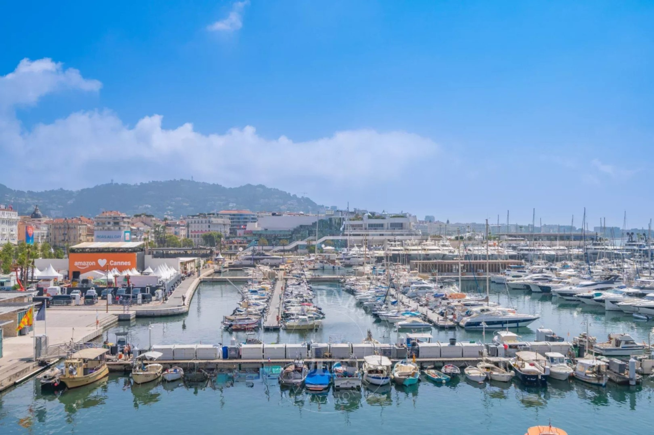 Квартира в Каннах, Франция, 140 м² - фото 1