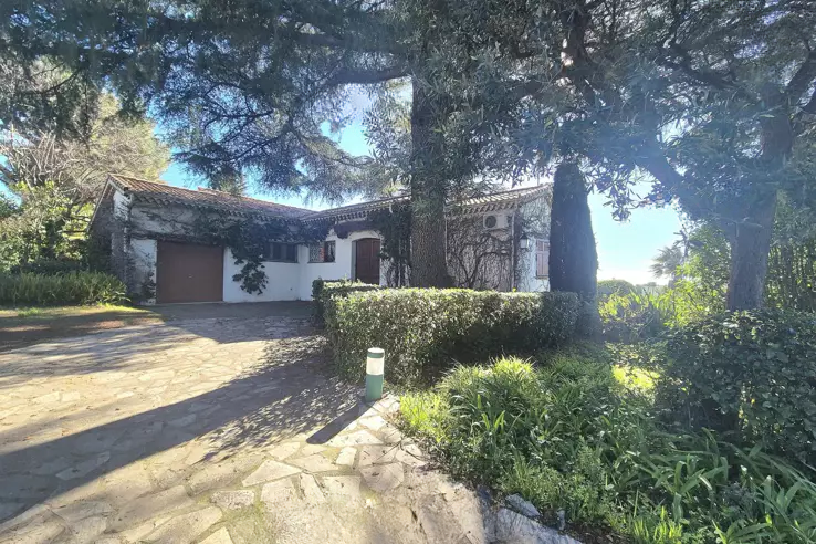 Квартира в Каннах, Франция, 125 м² - фото 1