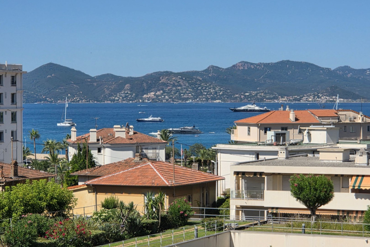 Квартира в Каннах, Франция, 90 м² - фото 1