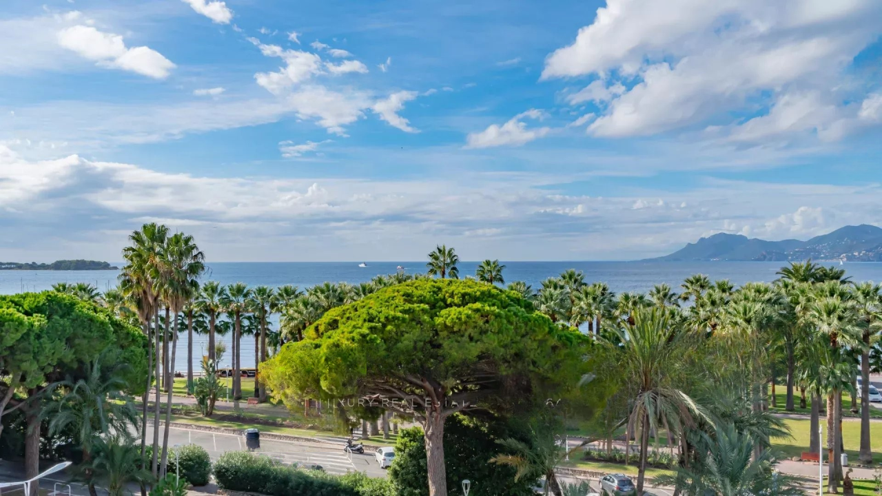 Квартира в Каннах, Франция, 96 м² - фото 1