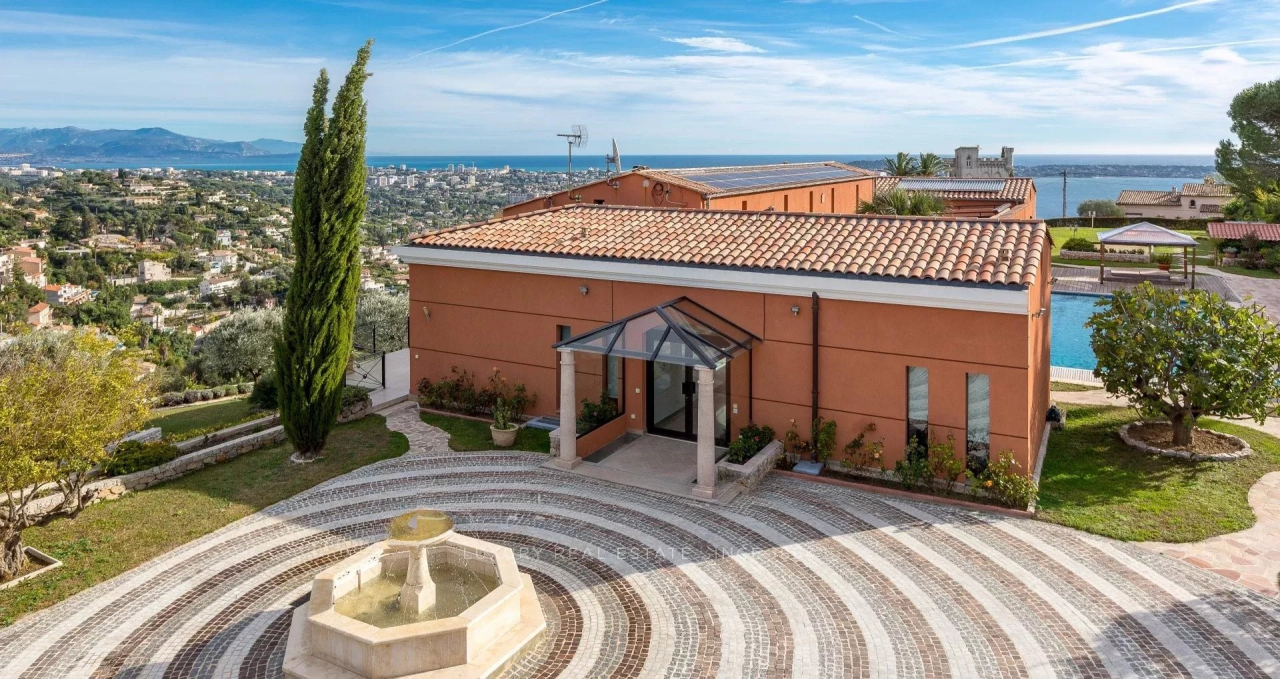 Квартира в Каннах, Франция, 410 м² - фото 1