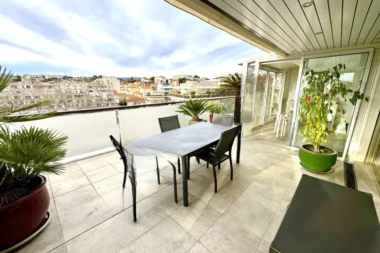 Квартира в Каннах, Франция, 90 м² - фото 1