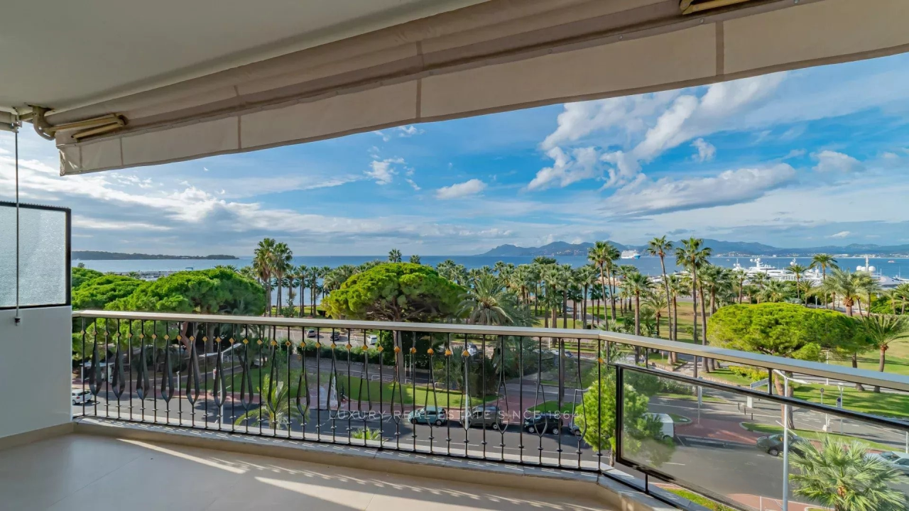 Квартира в Каннах, Франция, 96 м² - фото 2