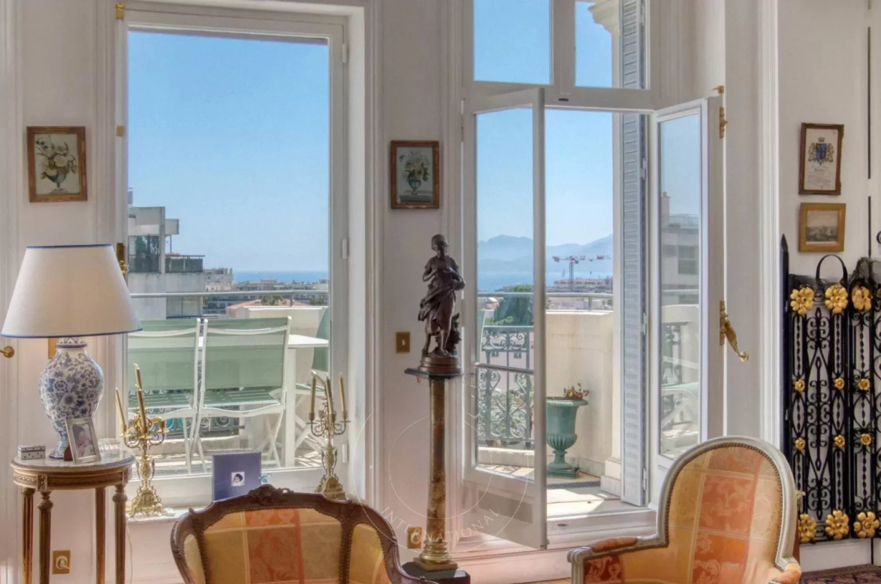 Квартира в Каннах, Франция, 239 м² - фото 2