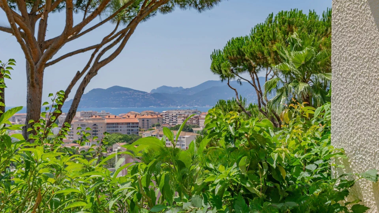 Квартира в Каннах, Франция, 195 м² - фото 2