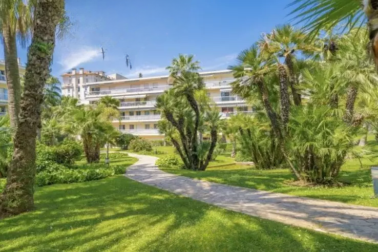 Квартира в Каннах, Франция, 74 м² - фото 2