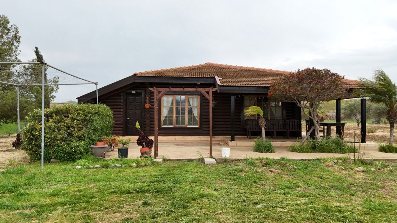 Бунгало в Ларнаке, Кипр, 140 м² - фото 1