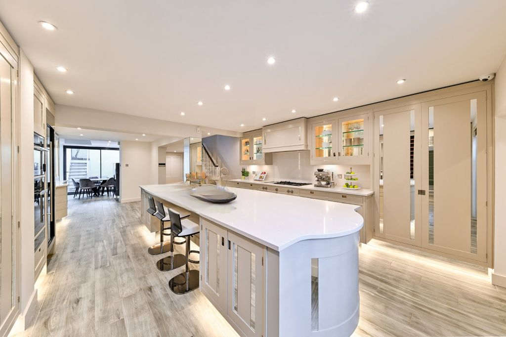 Квартира в Лондоне, Великобритания, 234 м² - фото 16