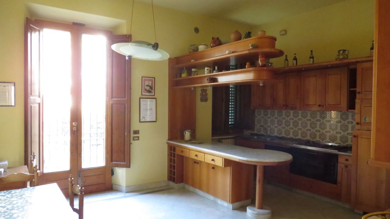 Вилла в Монтекатини-Терме, Италия, 403 м² - фото 6