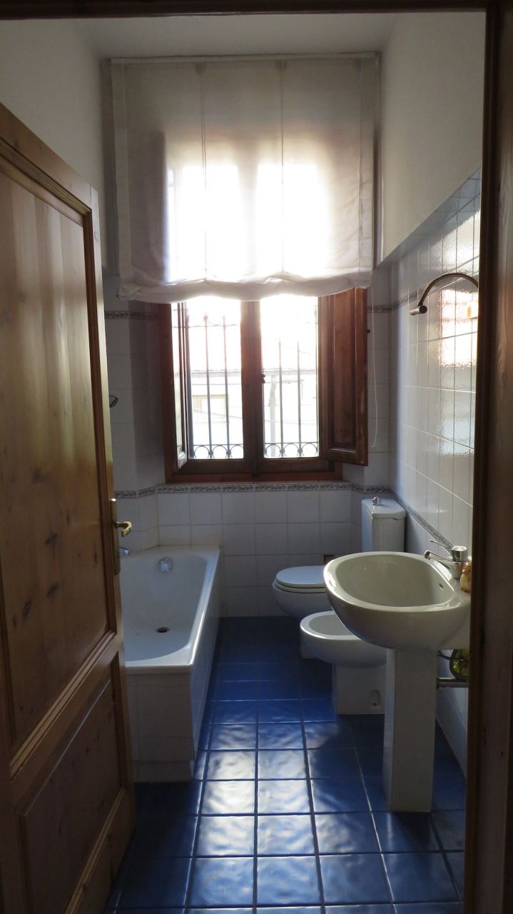 Вилла в Монтекатини-Терме, Италия, 403 м² - фото 9