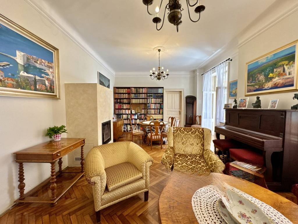 Квартира в Опатии, Хорватия, 180 м² - фото 1