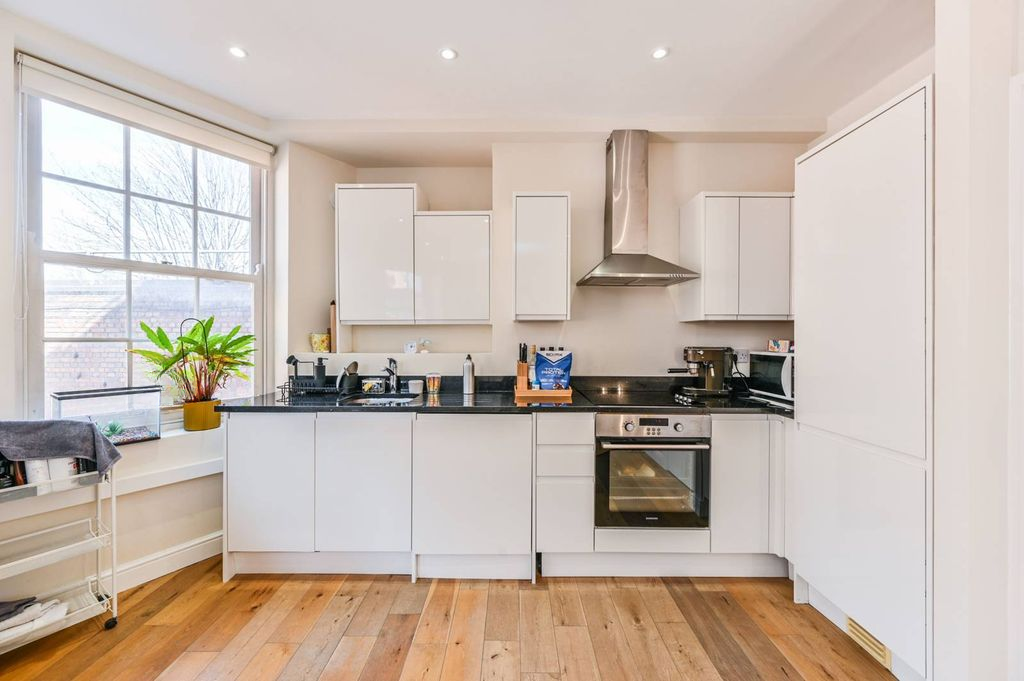 Квартира в Лондоне, Великобритания, 38 м² - фото 1