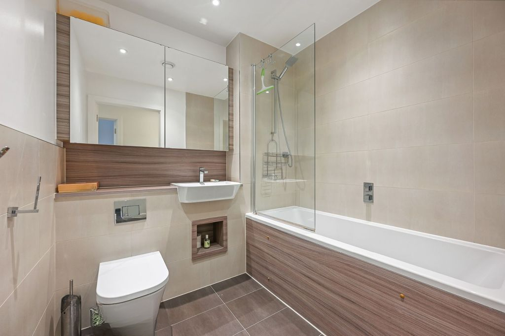 Квартира в Лондоне, Великобритания, 8 м² - фото 2