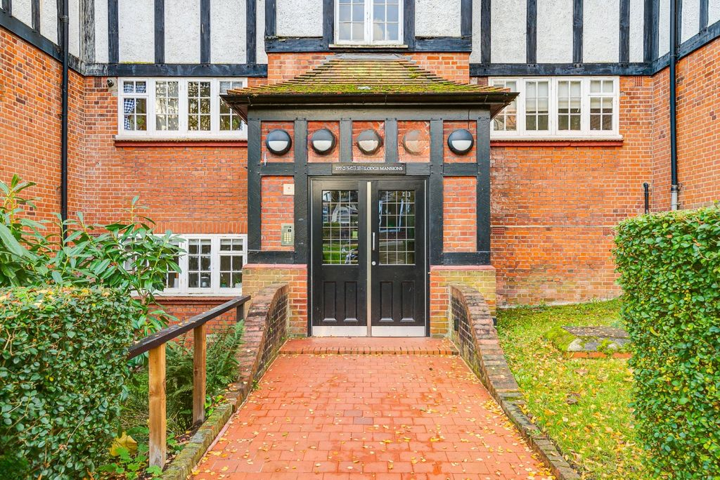 Квартира в Лондоне, Великобритания, 28 м² - фото 2