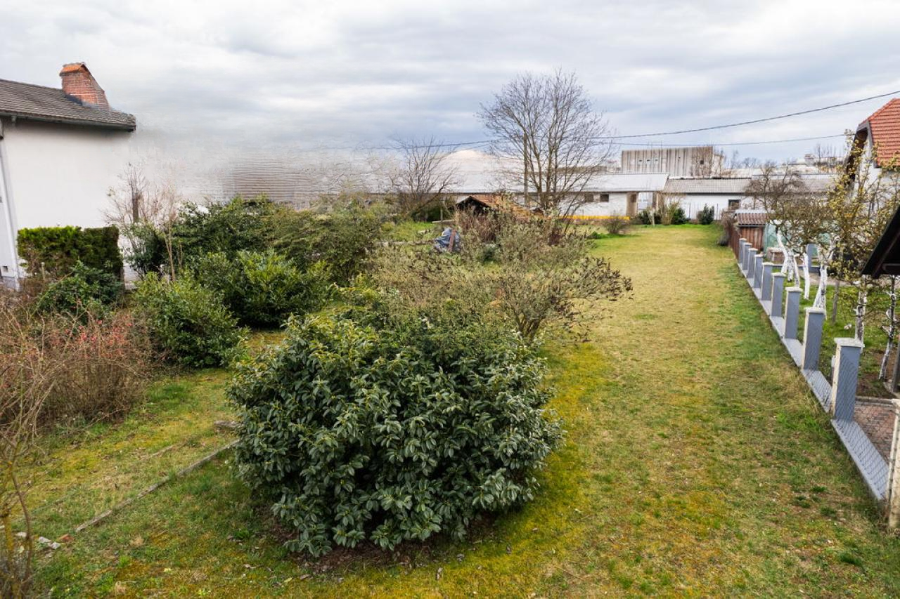 Земля в Любляне, Словения, 1 200 м² - фото 3