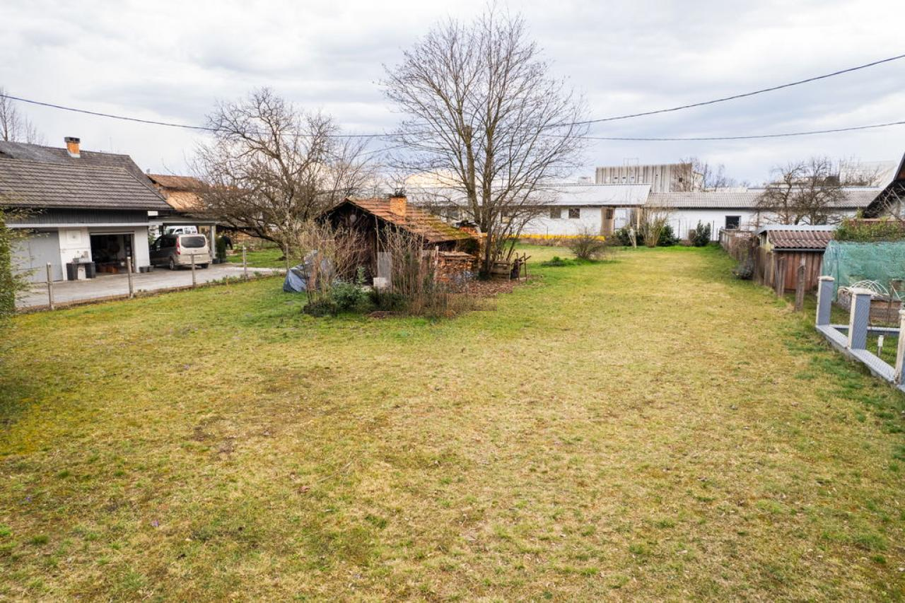 Земля в Любляне, Словения, 1 200 м² - фото 4