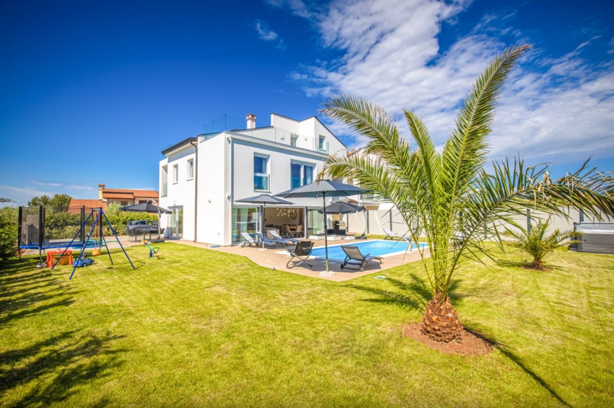 Дом в Новиграде, Хорватия, 280 м² - фото 1